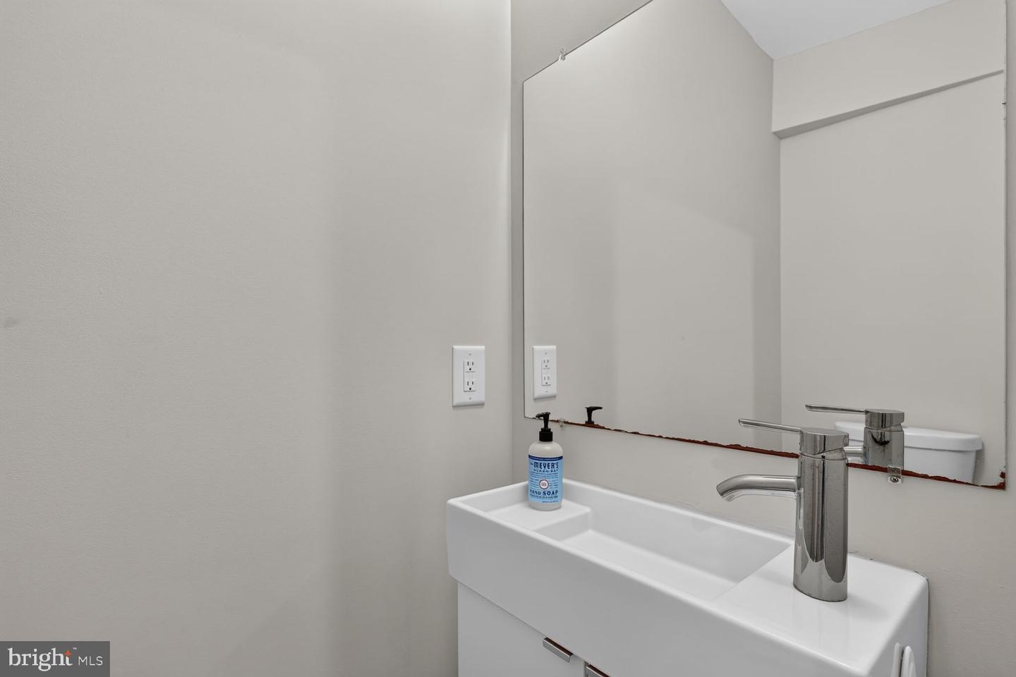 1816 Minnesota Se Property Photo 12