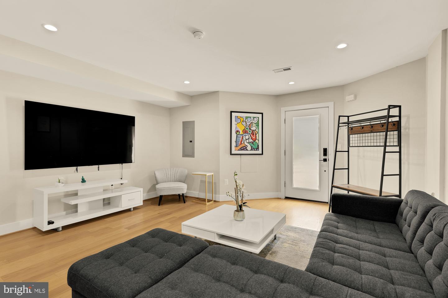 14 T St Ne #1 Property Photo 6