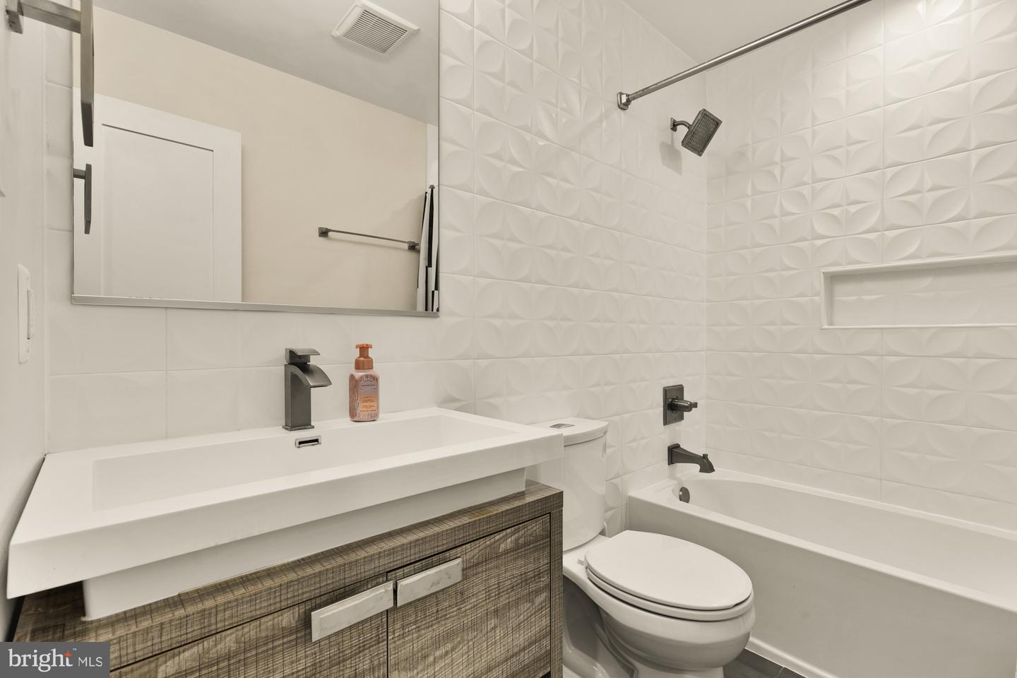 14 T St Ne #1 Property Photo 24