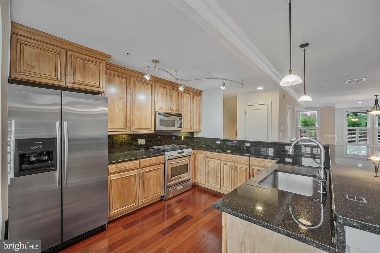 1333 Constitution Ave Ne #b Property Photo 5
