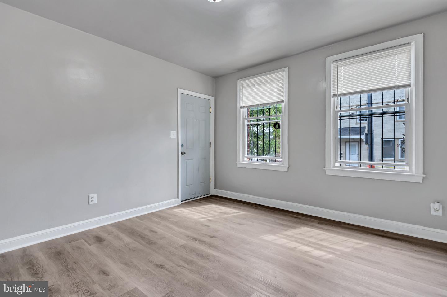 2012 Rosedale St Ne #1 Property Photo 2