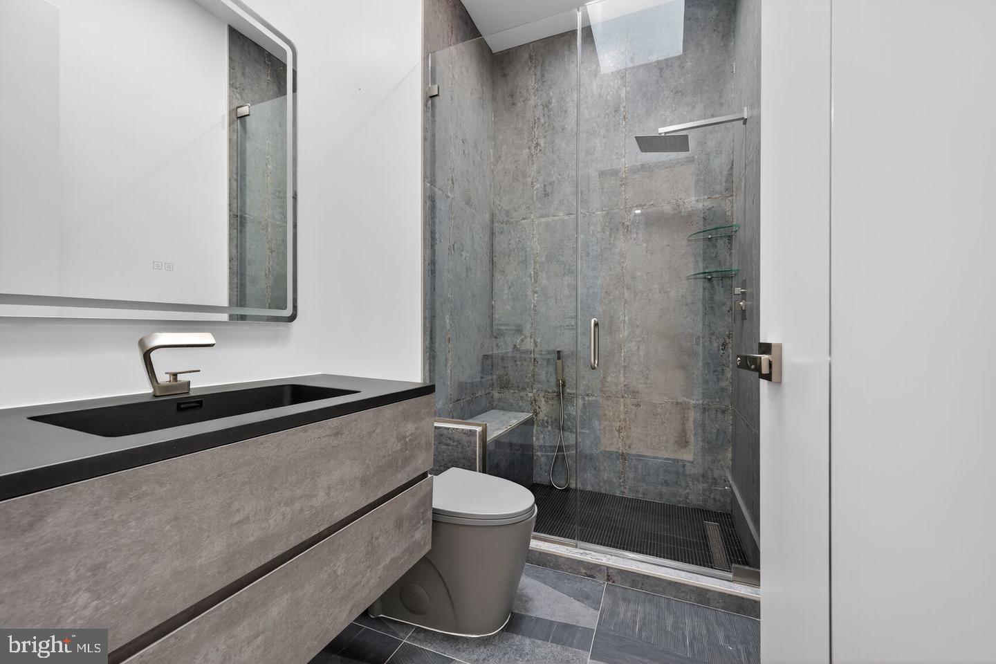 4509 Foxhall Cres Nw Property Photo 29