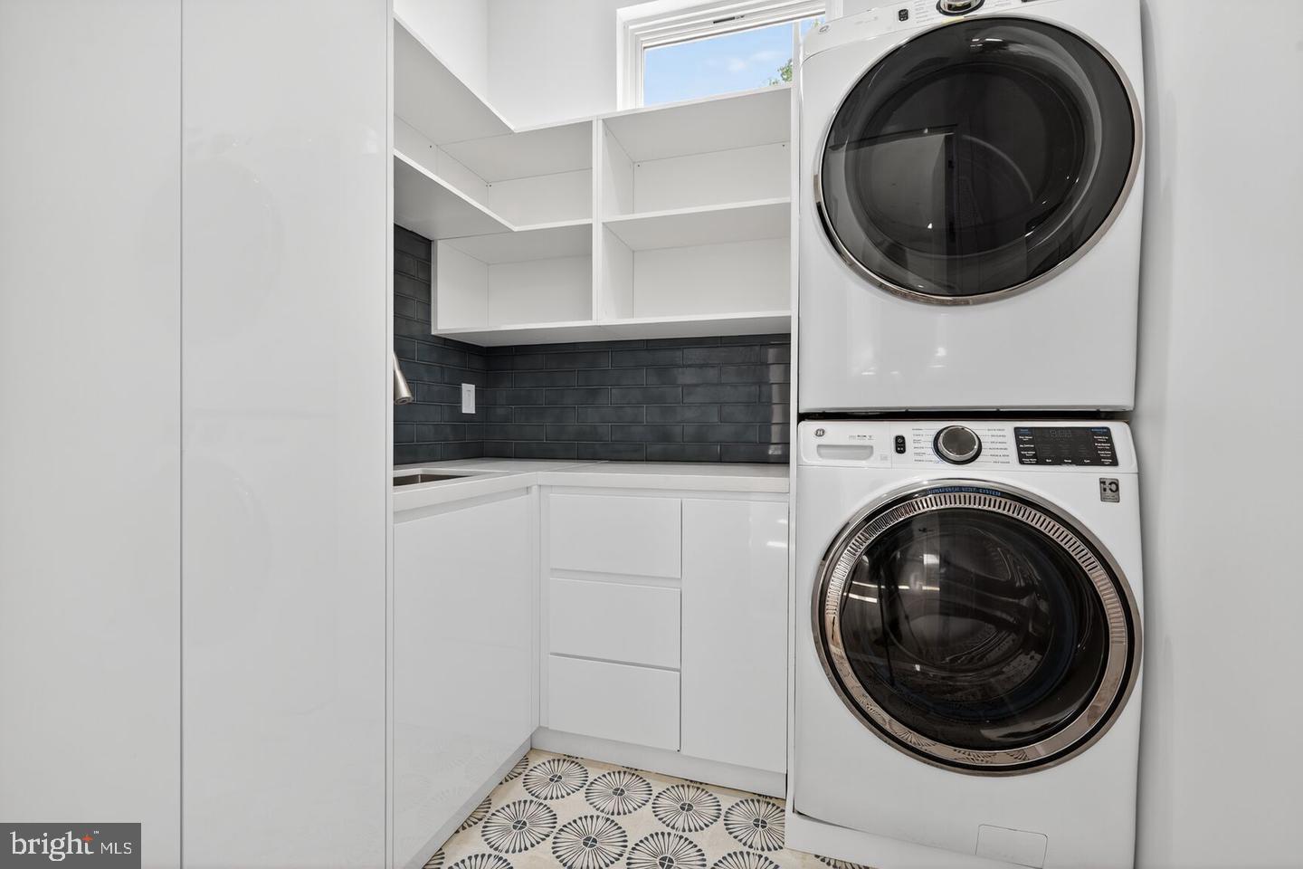 4509 Foxhall Cres Nw Property Photo 38