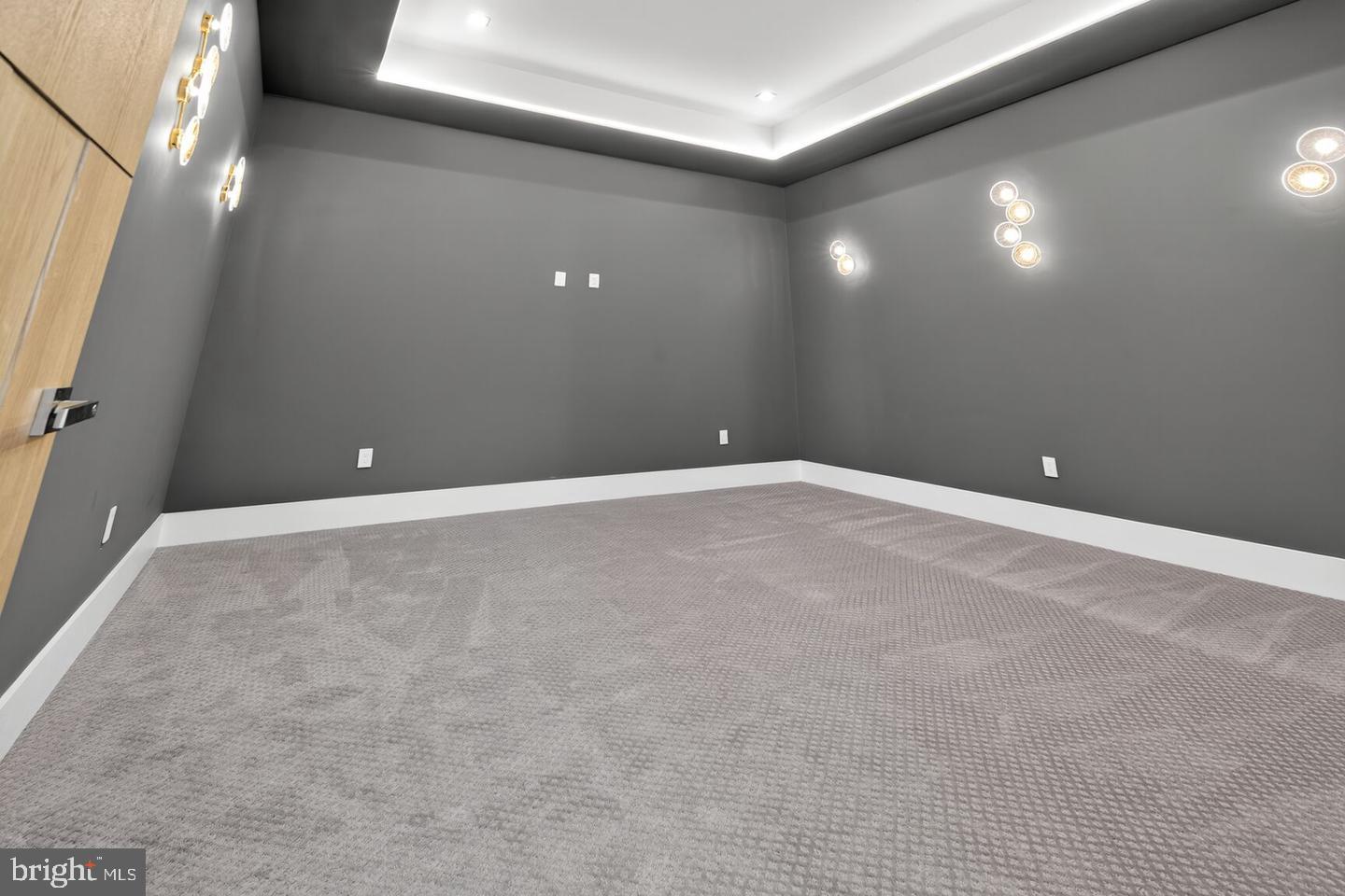 4509 Foxhall Cres Nw Property Photo 39