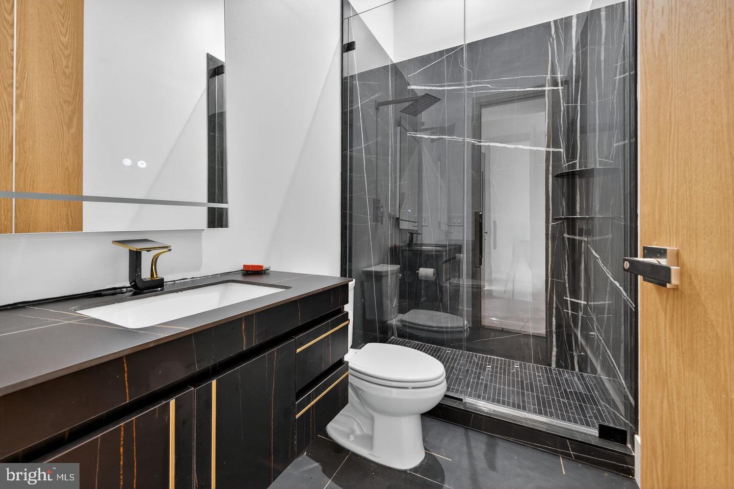 4509 Foxhall Cres Nw Property Photo 44