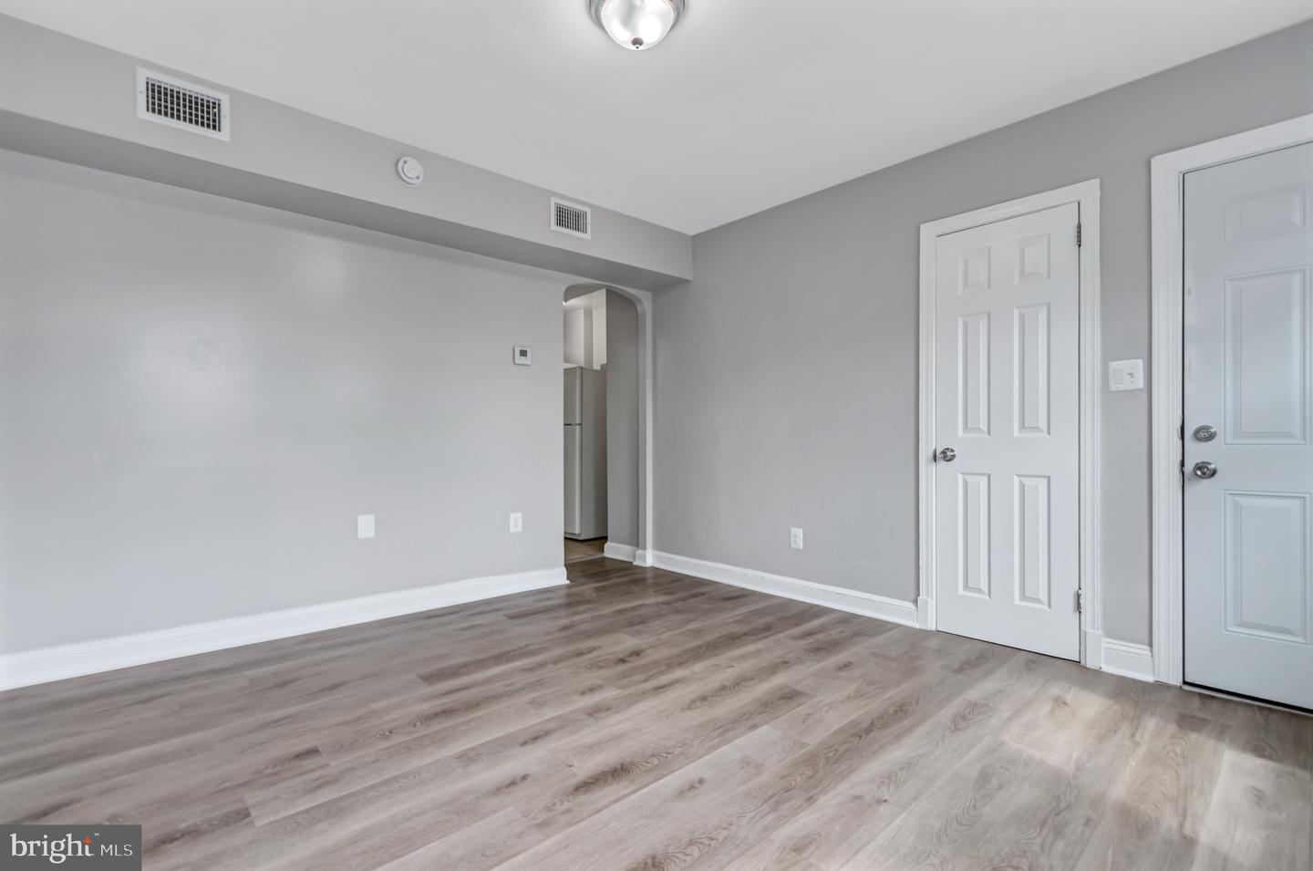 2012 Rosedale St Ne #3 Property Photo 2