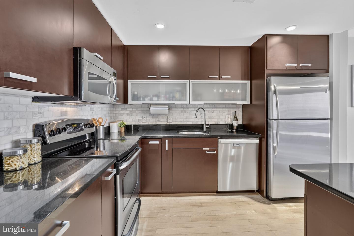 1010 Massachusetts Ave Nw #602 Property Photo 8