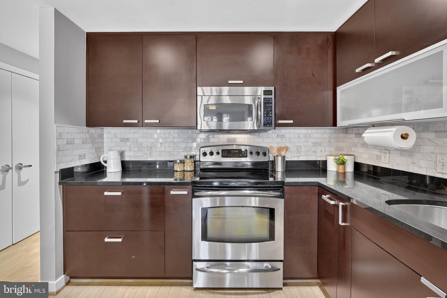 1010 Massachusetts Ave Nw #602 Property Photo 9