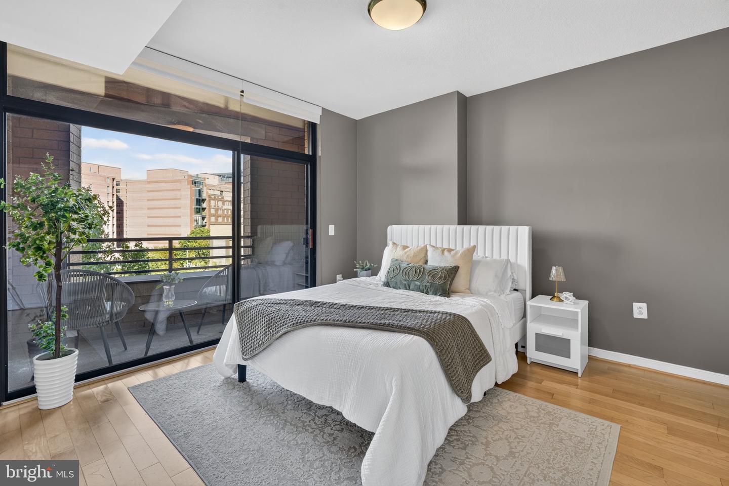 1010 Massachusetts Ave Nw #602 Property Photo 13