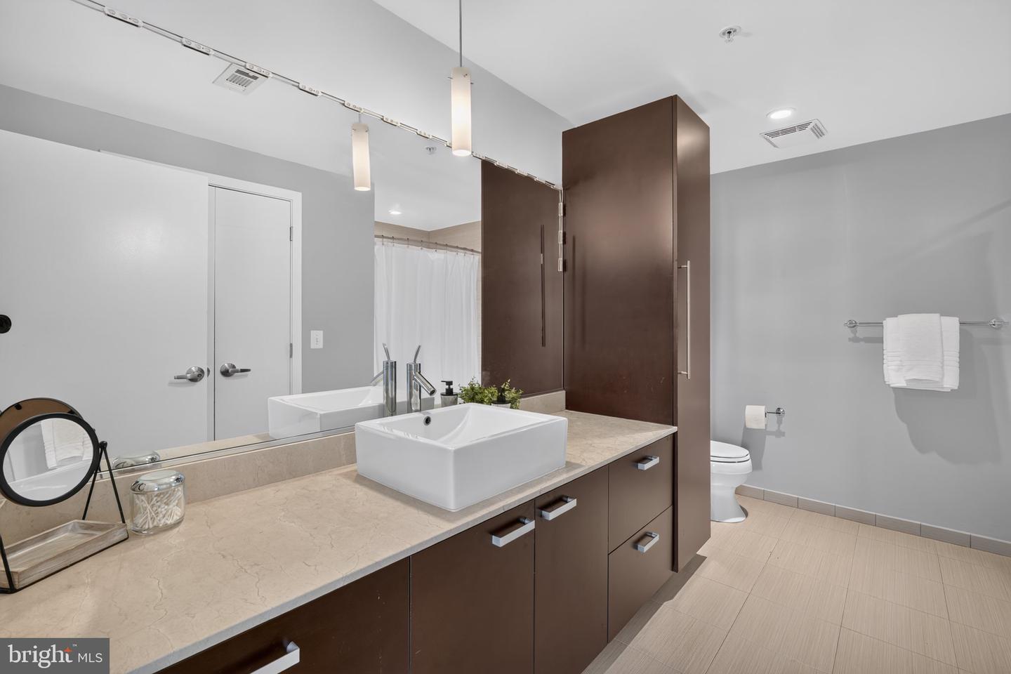 1010 Massachusetts Ave Nw #602 Property Photo 15