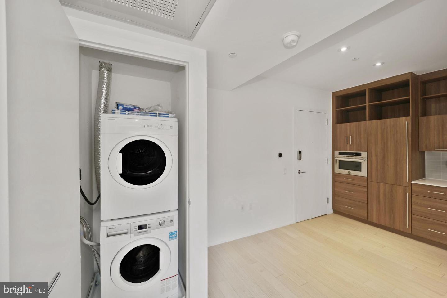 2422 17th St Nw #206 Property Photo 5