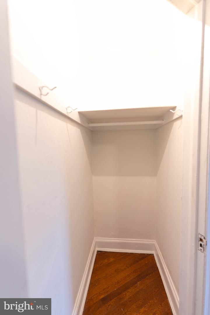 2032 Belmont Rd Nw #221 Property Photo 17
