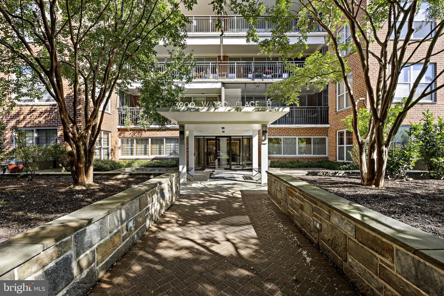 3900 Watson Pl Nw #b-4g Property Photo 1