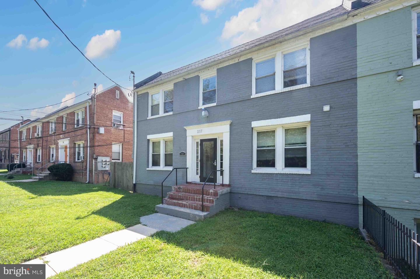 257 Newcomb St Se #2 Property Photo 3