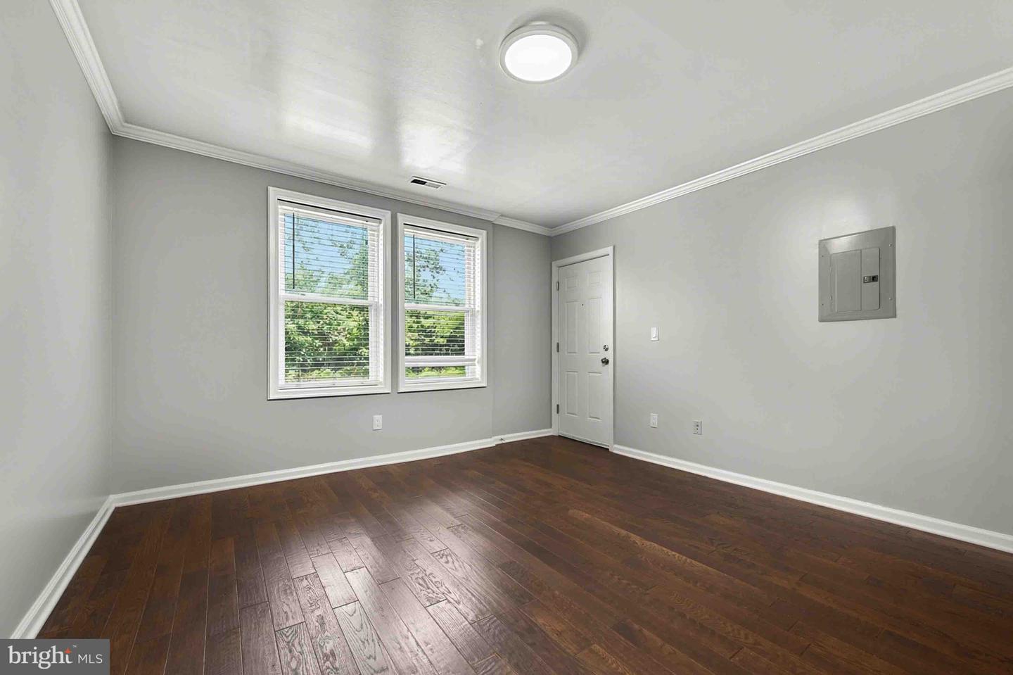 257 Newcomb St Se #2 Property Photo 6