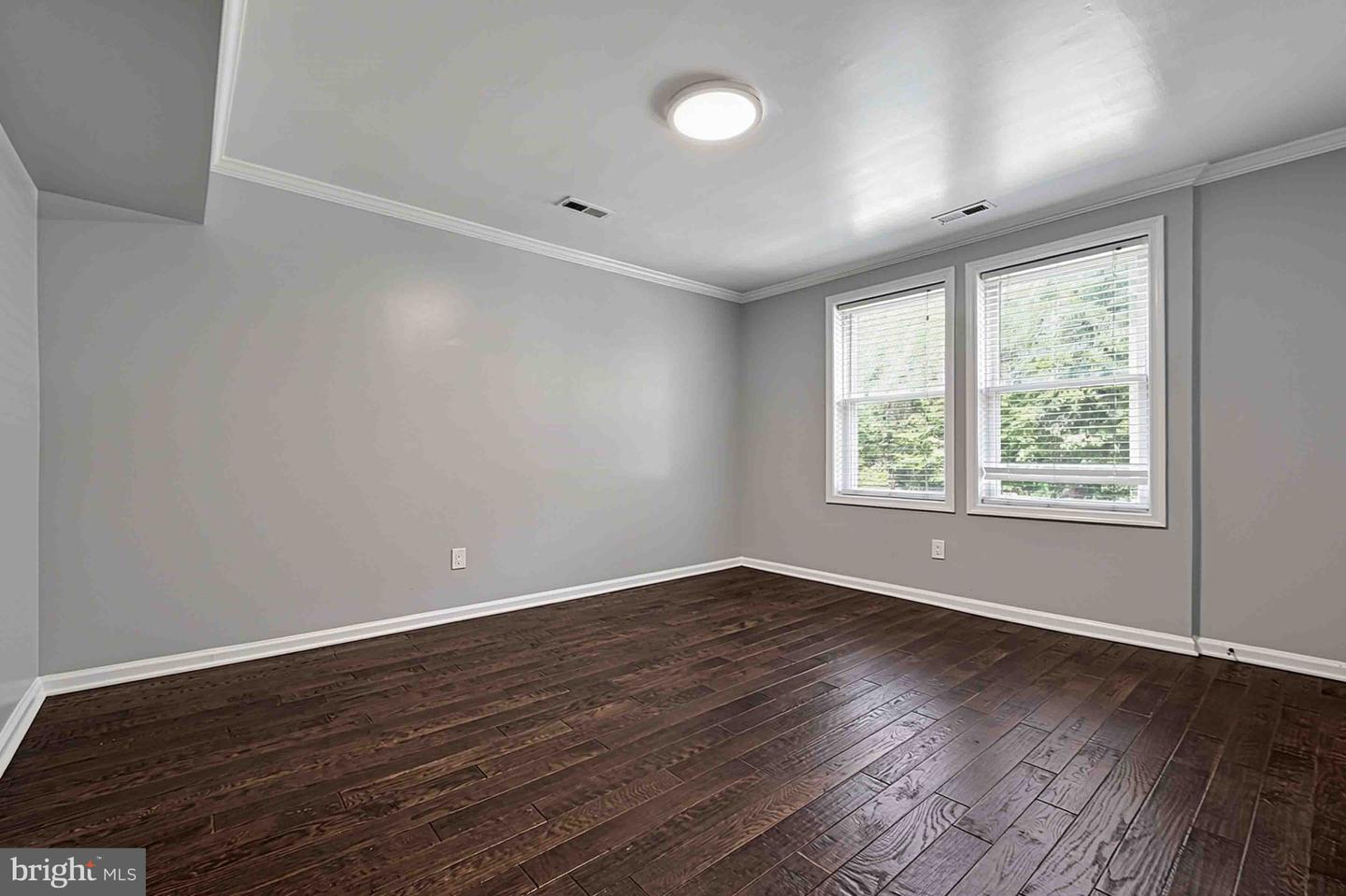 257 Newcomb St Se #2 Property Photo 8