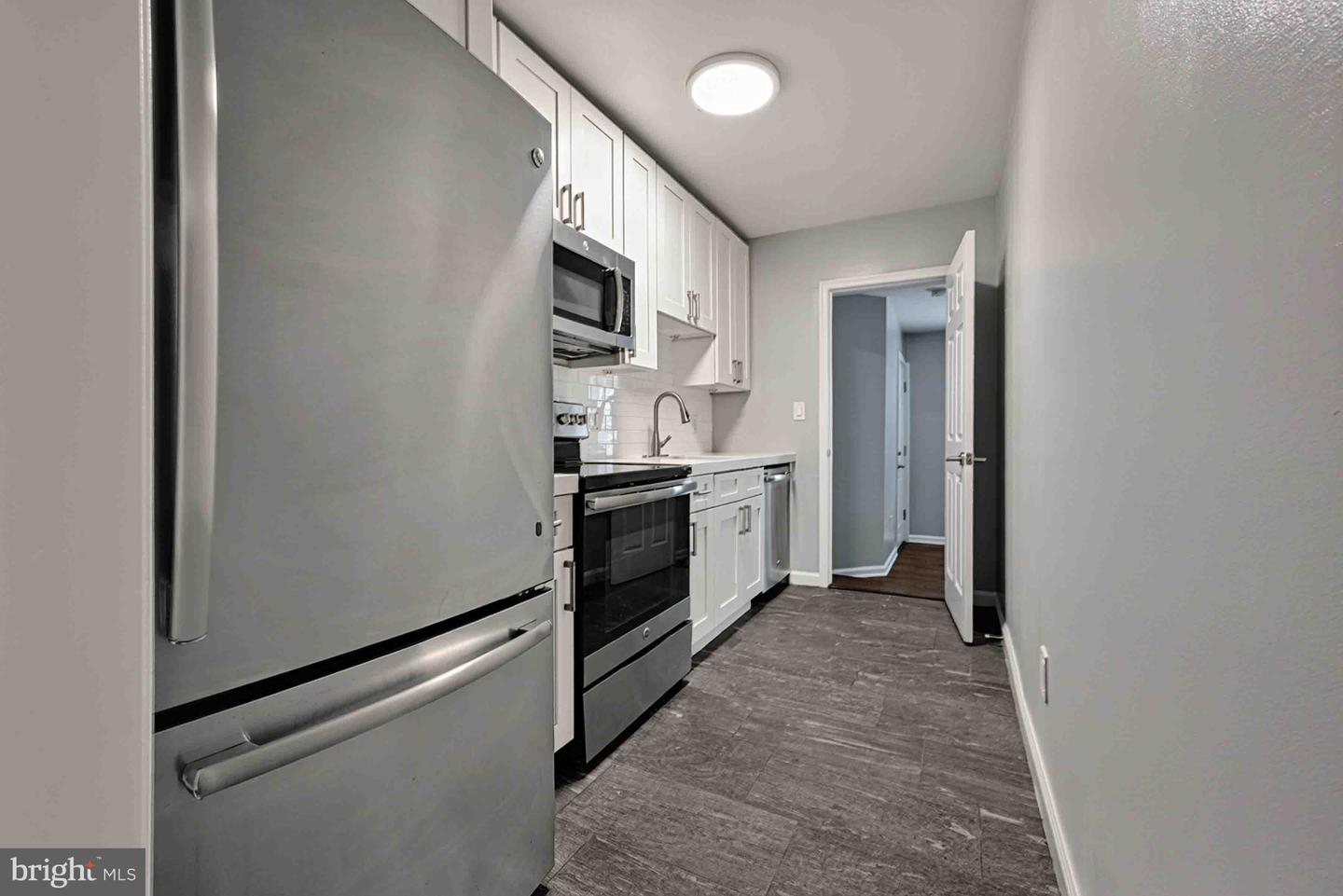257 Newcomb St Se #2 Property Photo 14