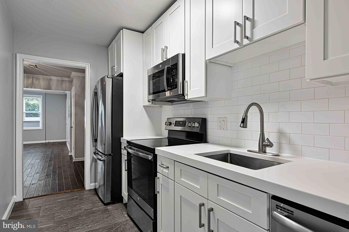 257 Newcomb St Se #2 Property Photo 16