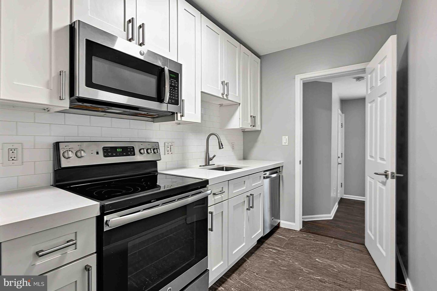 257 Newcomb St Se #2 Property Photo 18