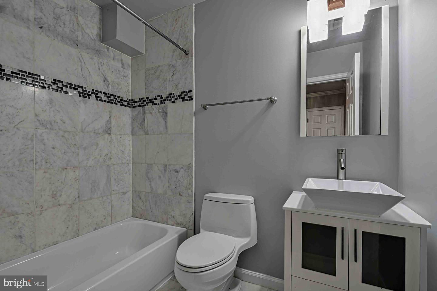 257 Newcomb St Se #2 Property Photo 22