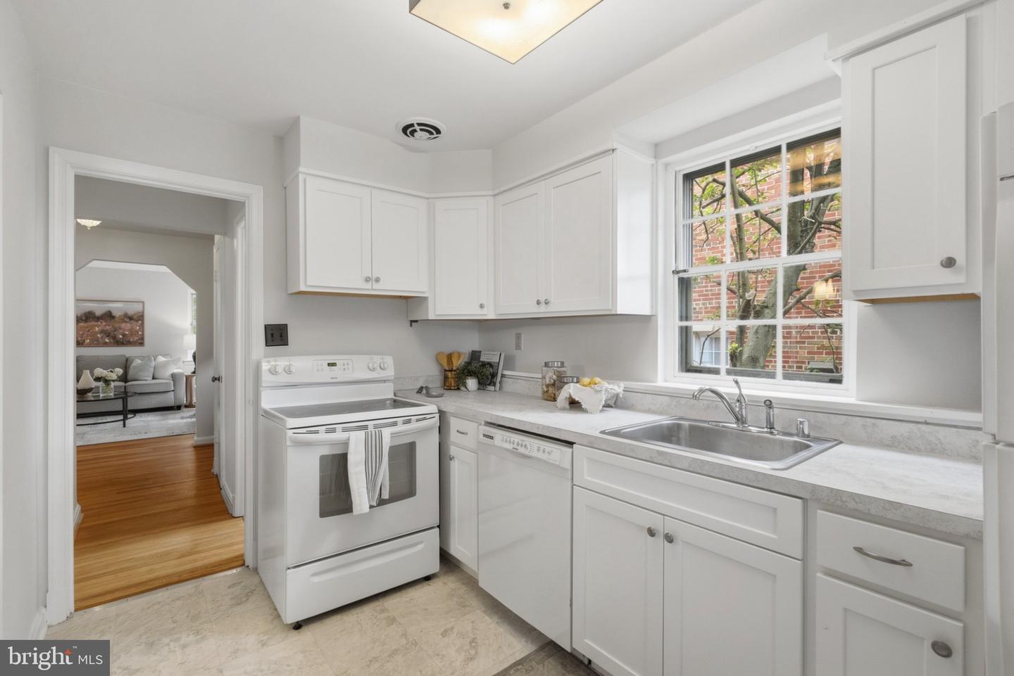 2908 Upton St Nw Property Photo 8