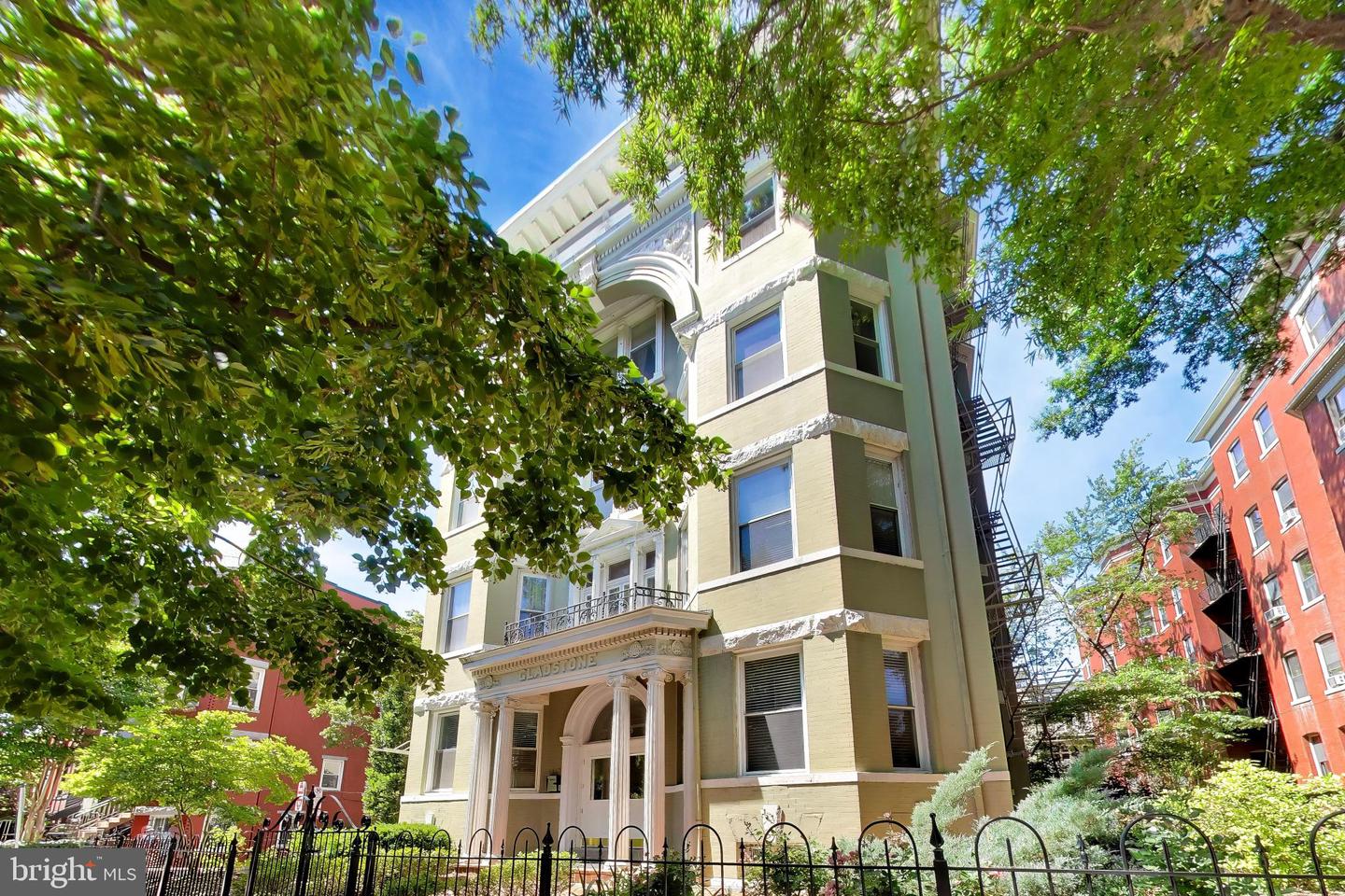 1423 R ST NW #300 Property Photo 1
