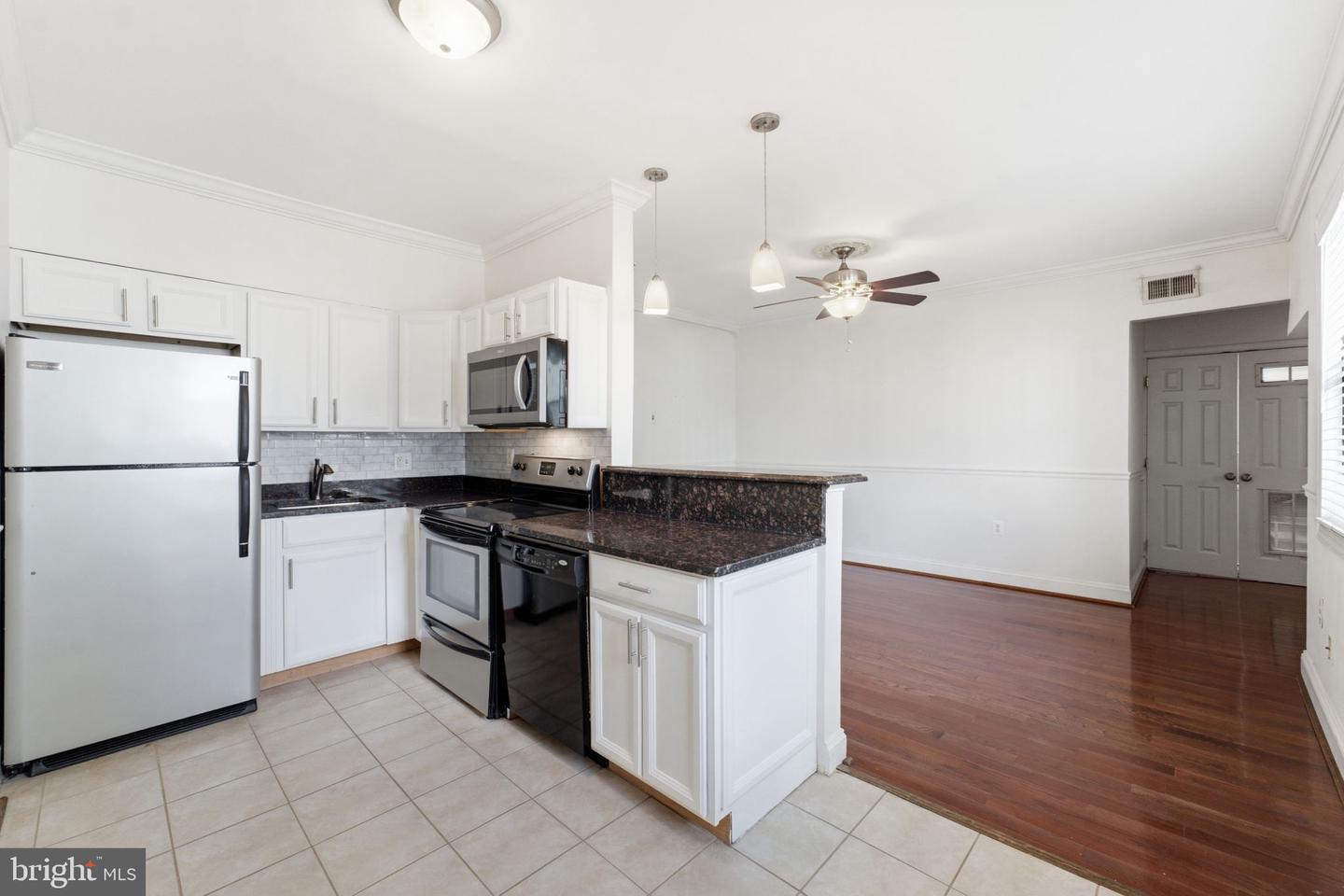 315 Evarts St Ne #102 Property Photo 8