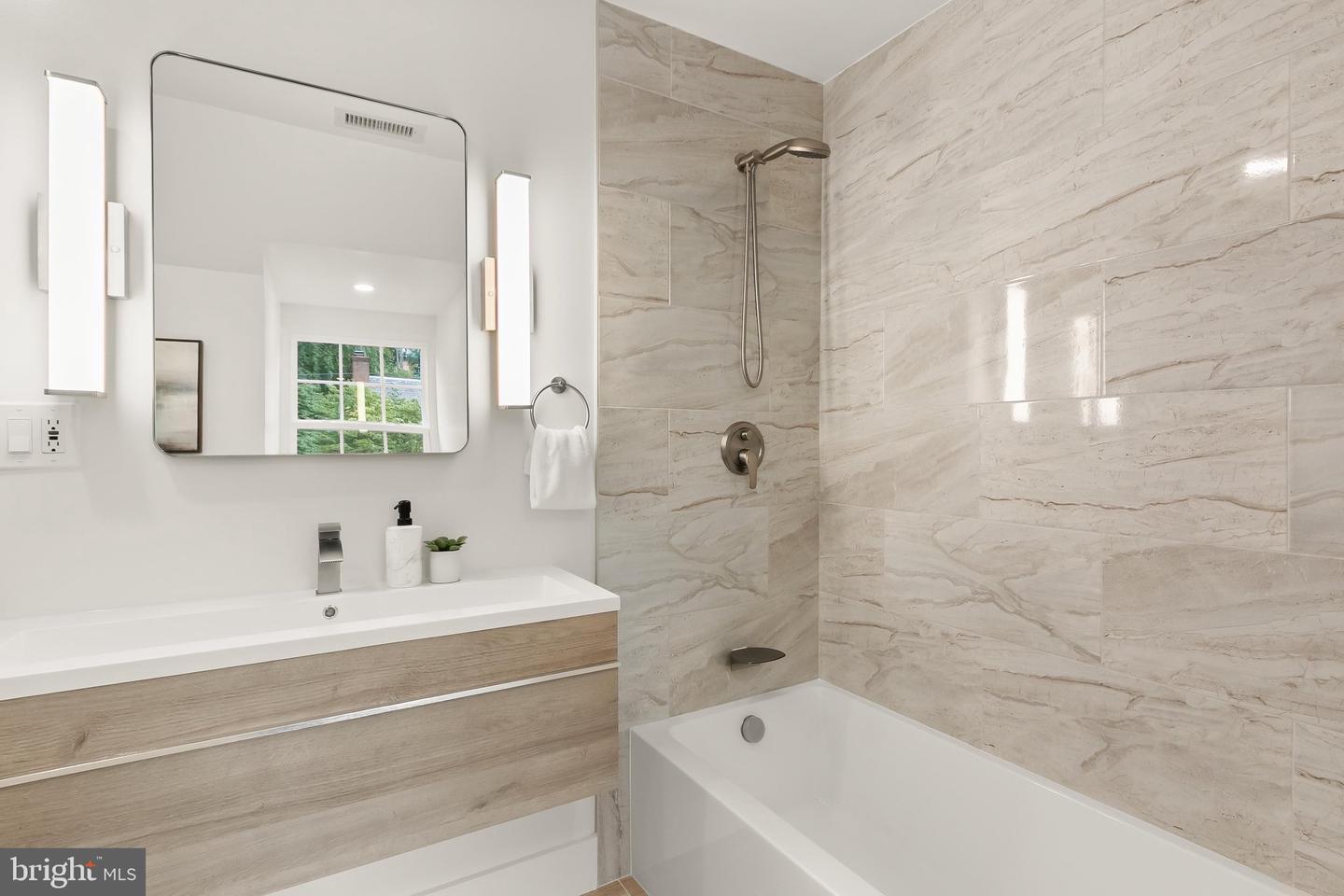 5193 Watson St Nw Property Photo 24