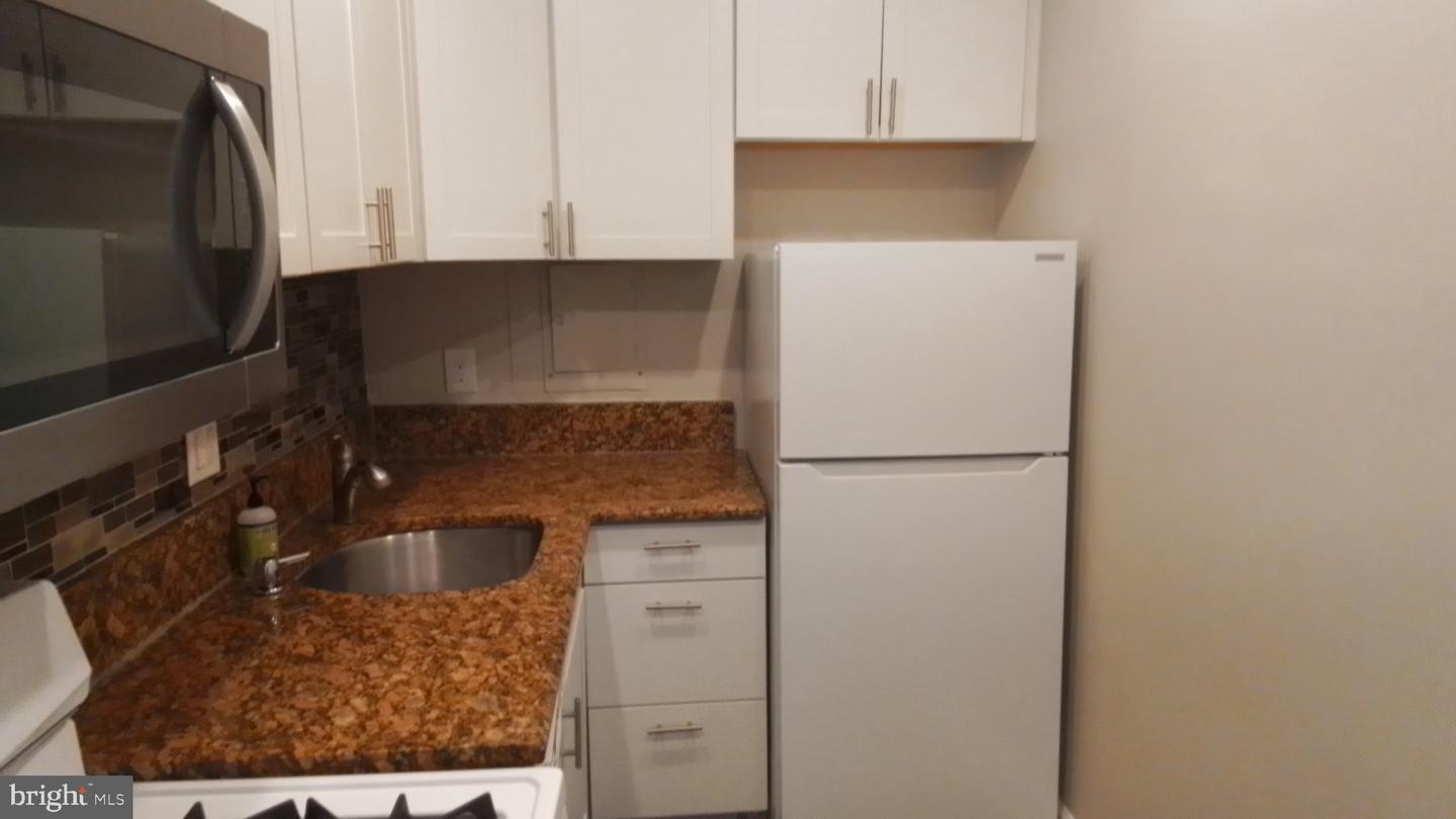 1010 25th St Nw #301 Property Photo 17