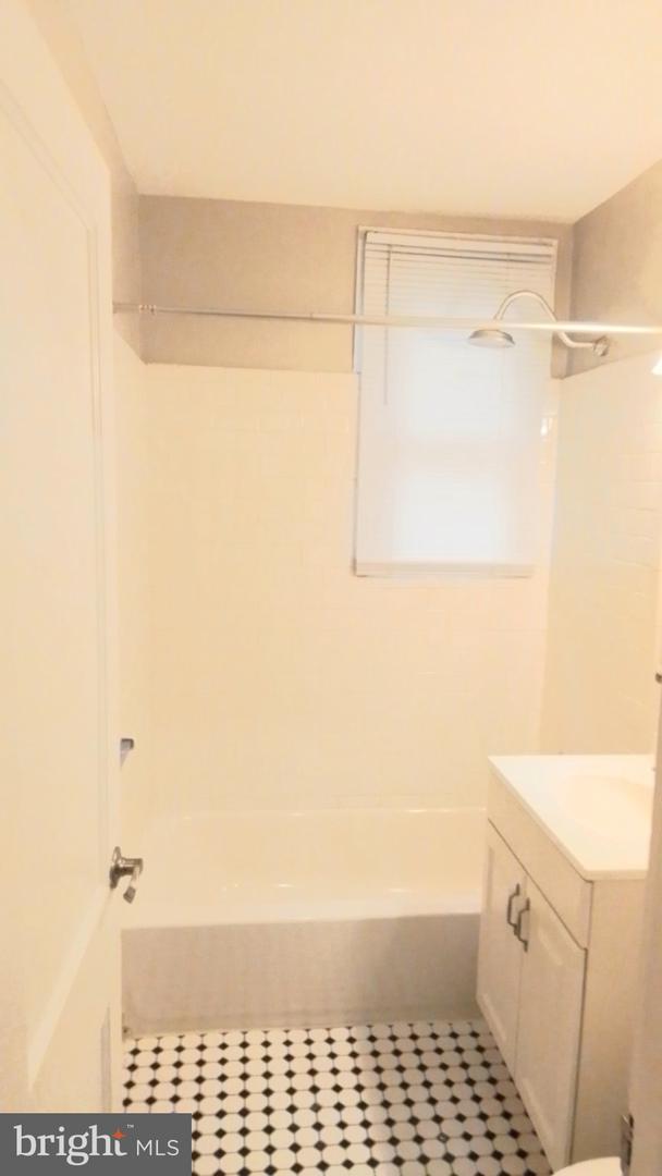 1010 25th St Nw #301 Property Photo 34