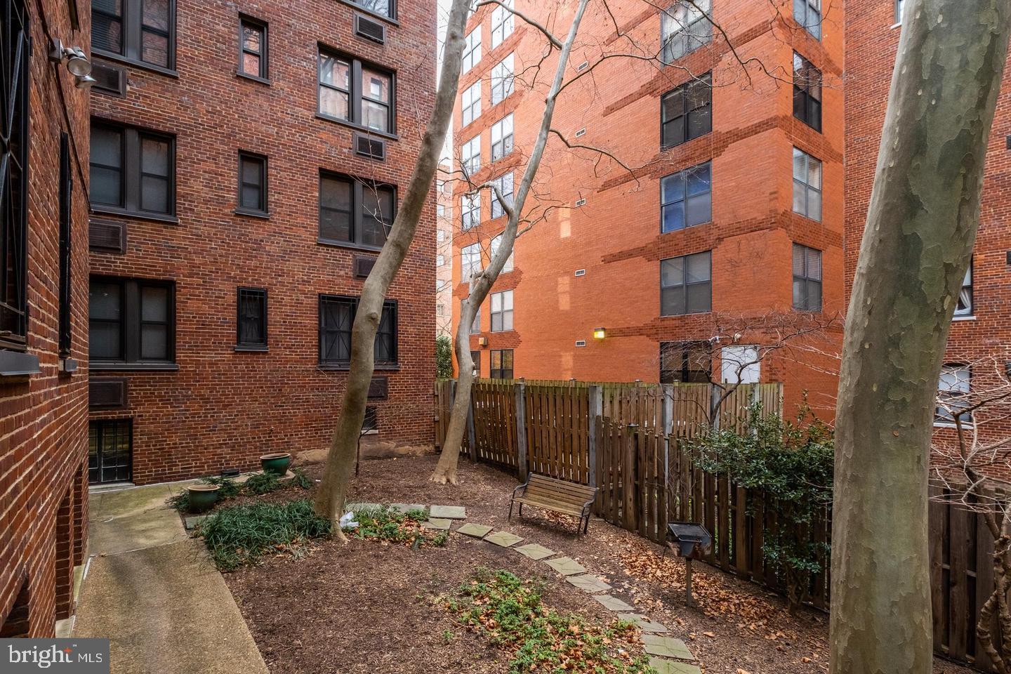 1010 25th St Nw #301 Property Photo 49