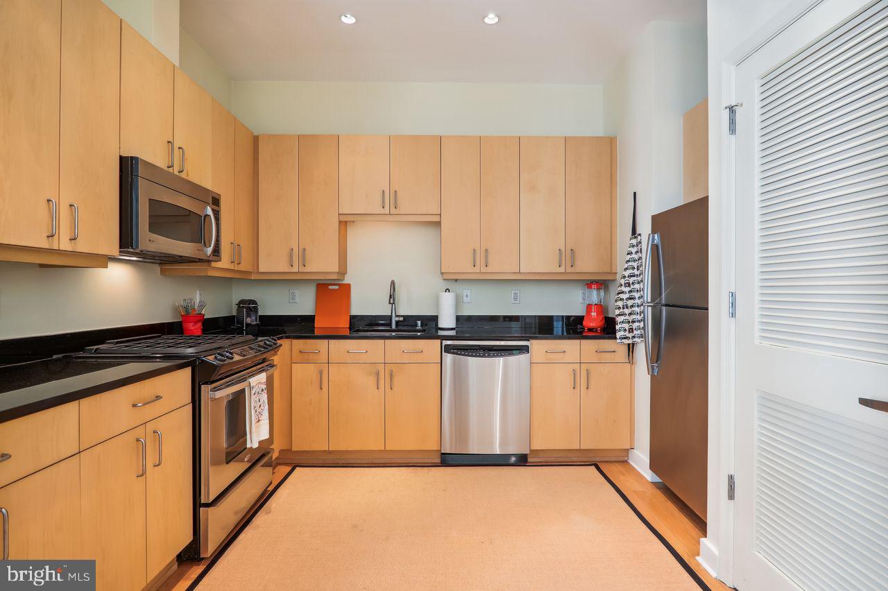 675 E St Nw #250 Property Photo 4