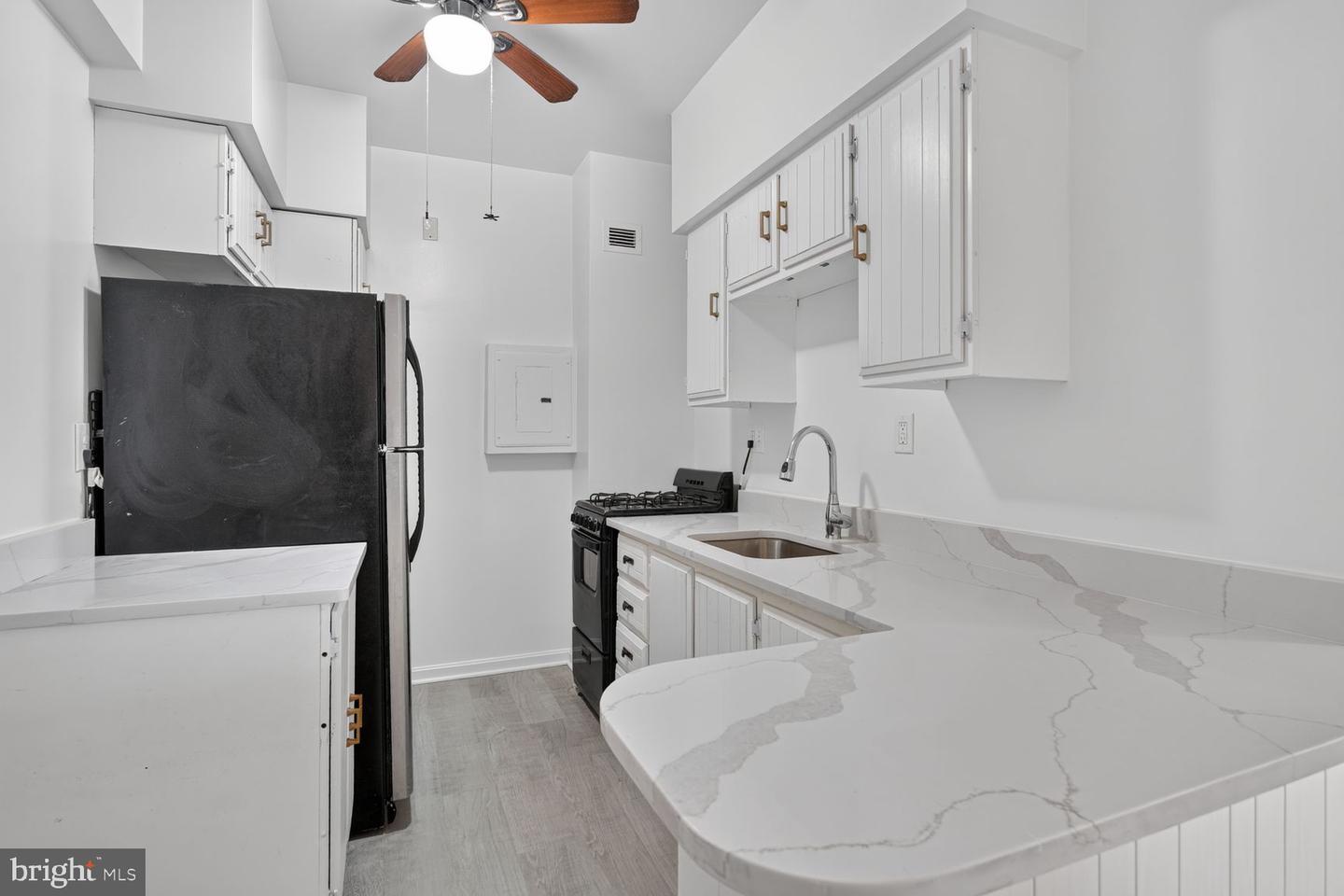 1711 Massachusetts Ave Nw #410 Property Photo 4