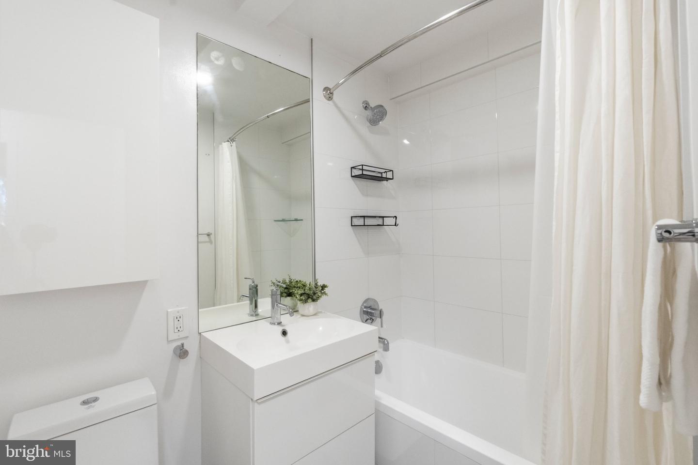 4000 Tunlaw Rd Nw #923 Property Photo 20