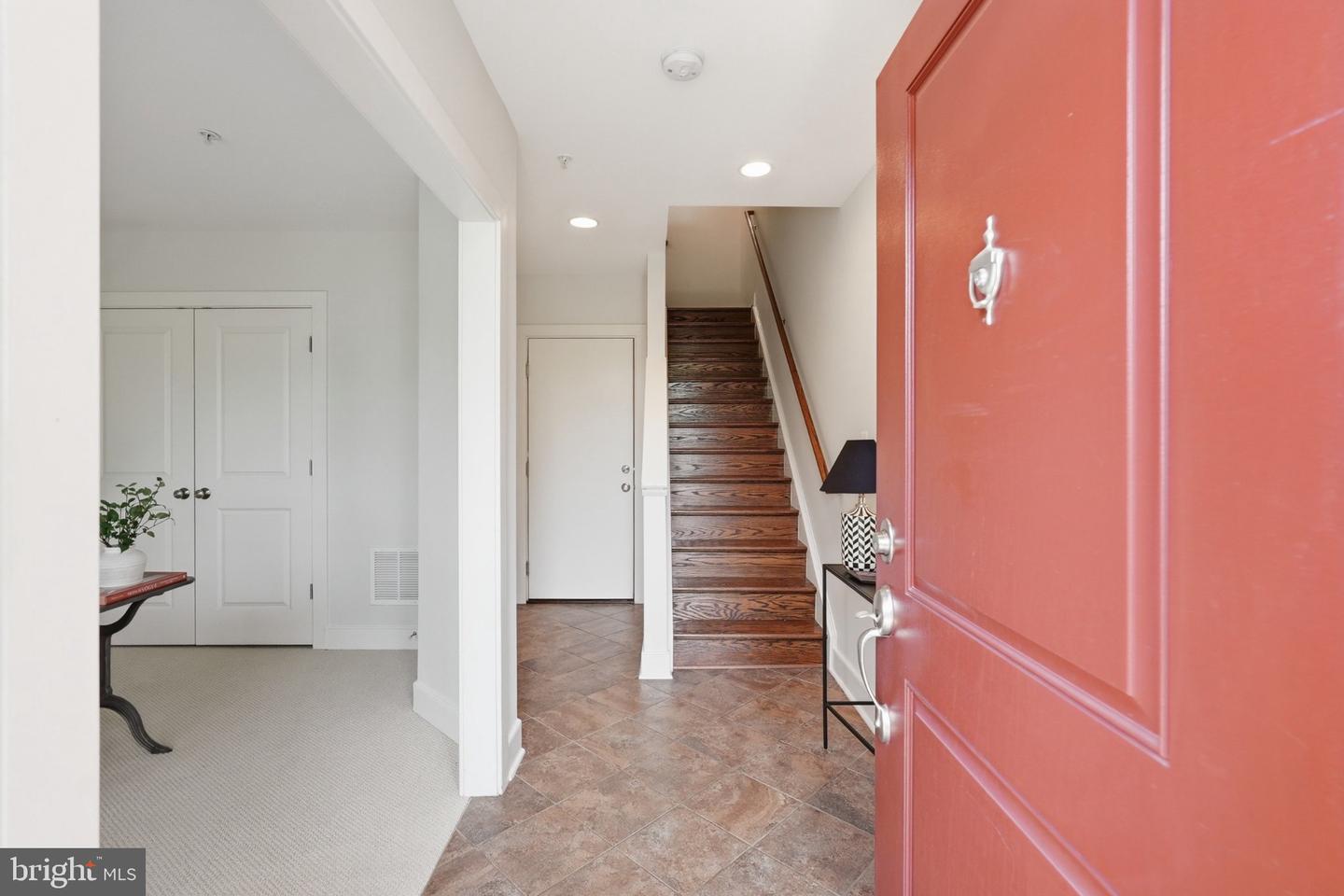 2881 Chancellor's Way Ne Property Photo 4