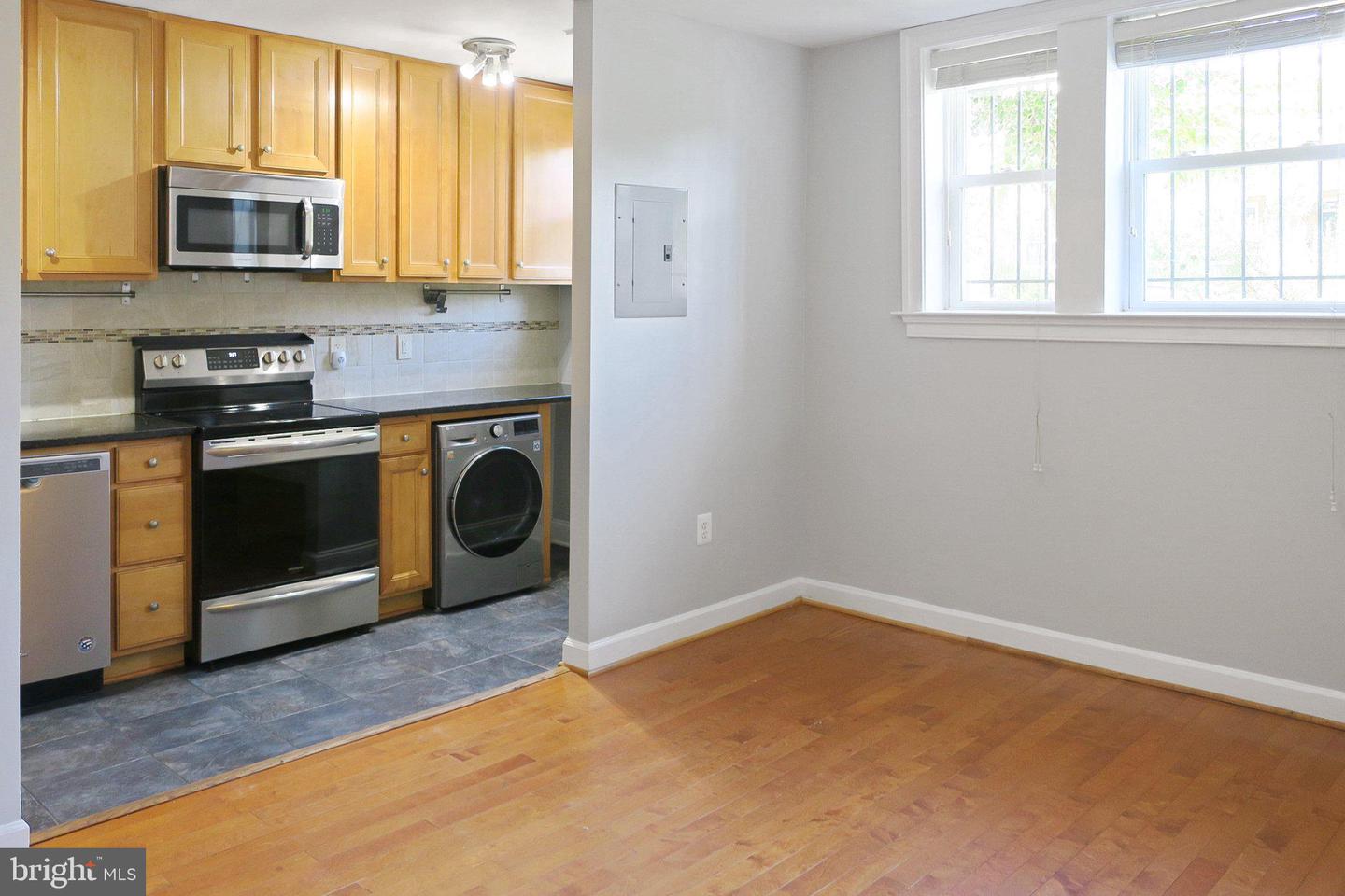 1815 A St Se ##101 Property Photo 5