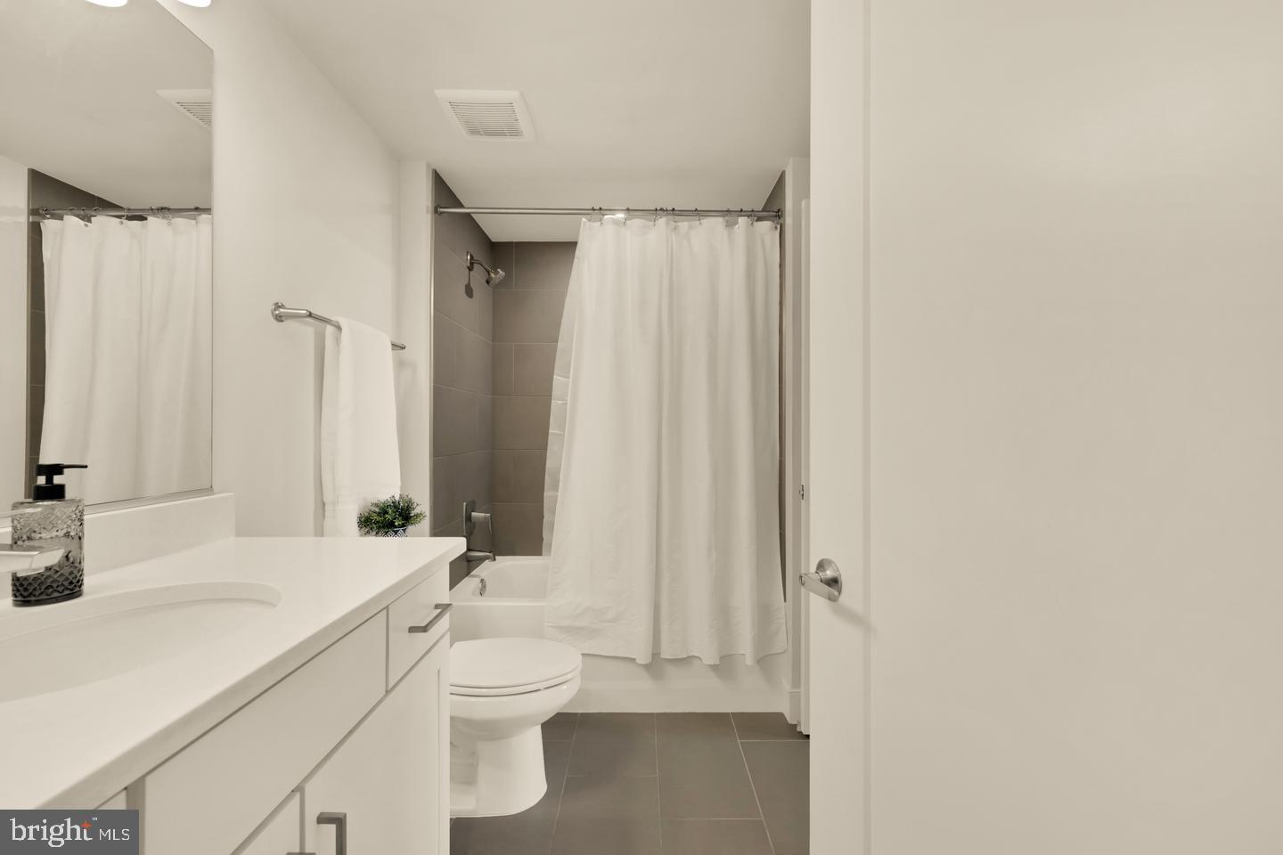 50 Florida Ave Ne #412 Property Photo 13
