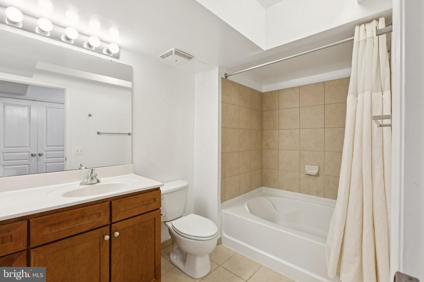 616 E Nw #217 Property Photo 4