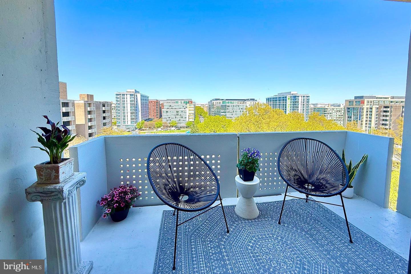 1245 4TH ST SW #E800 Property Photo 1