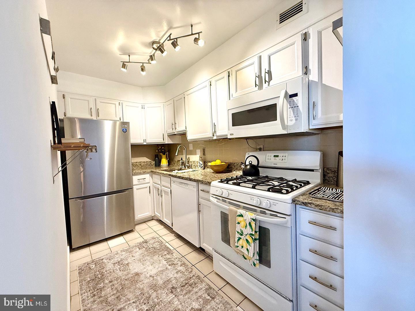 1245 4th St Sw #e800 Property Photo 10