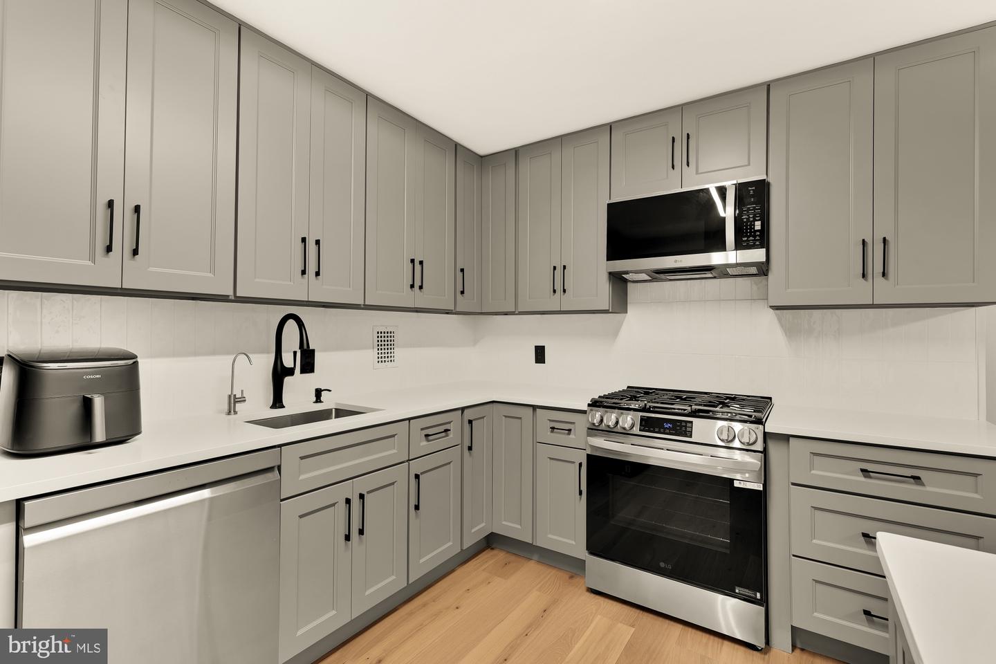 3001 Veazey Ter Nw #709 Property Photo 10