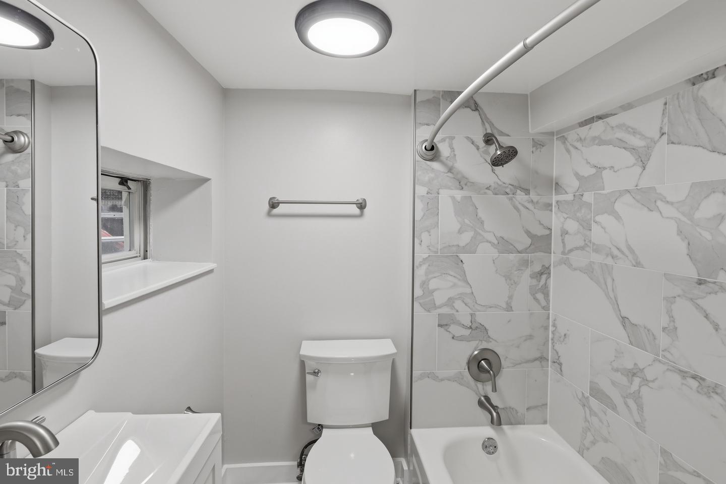 DCDC2282792 Property Photo 10