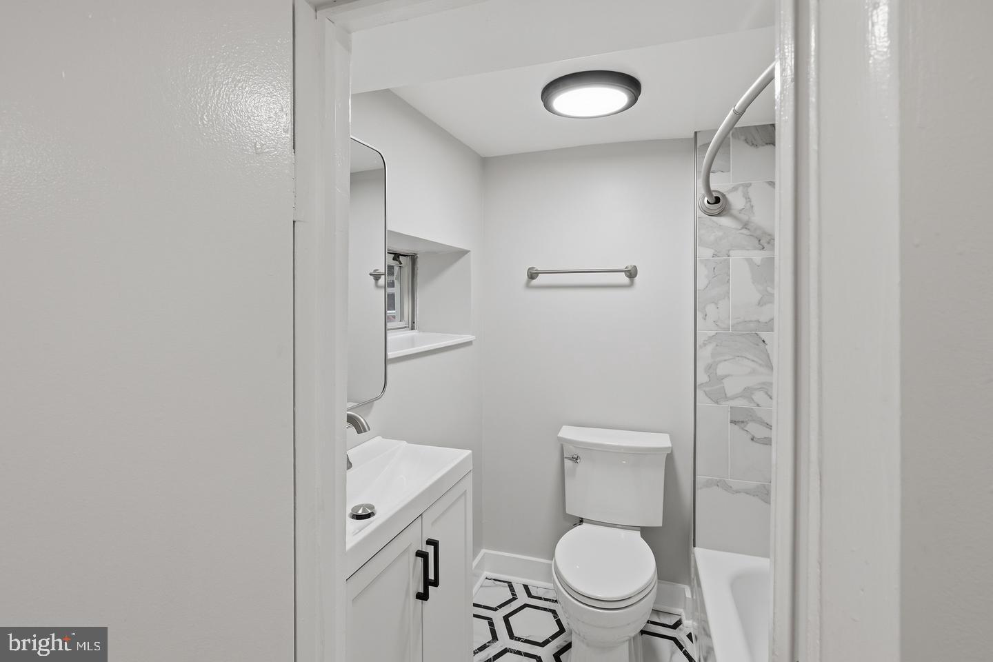 DCDC2282792 Property Photo 11