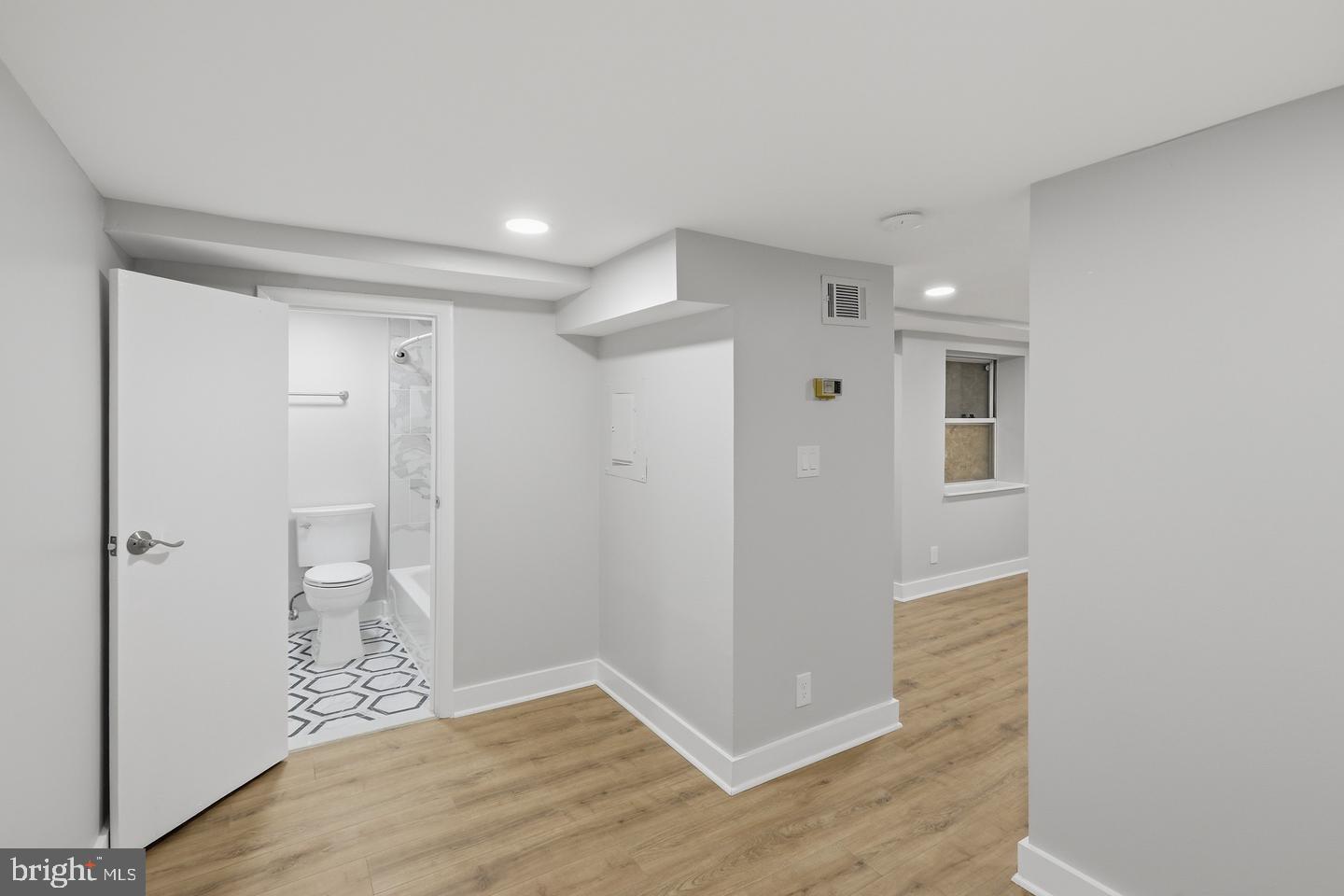 DCDC2282792 Property Photo 12
