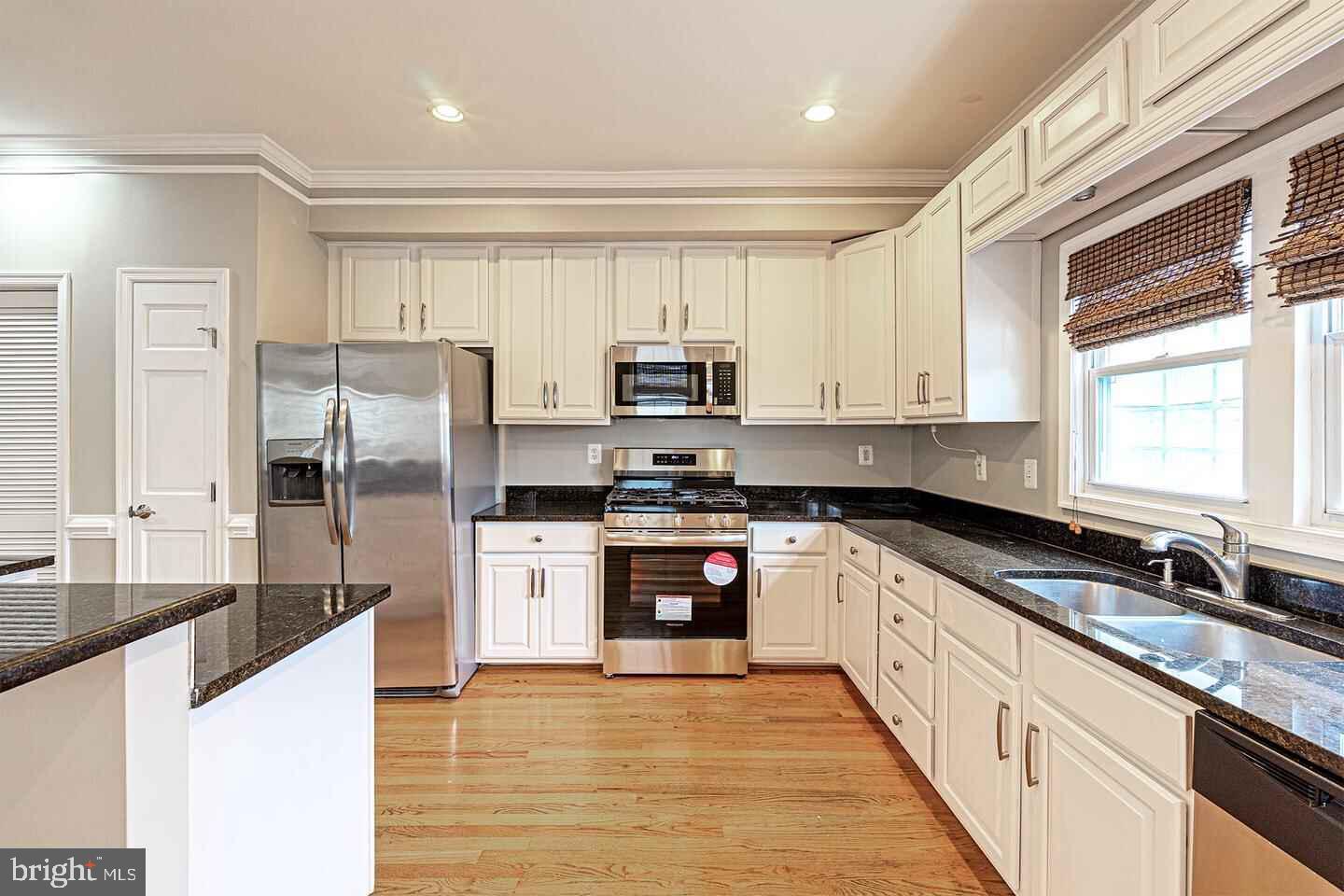 1535 GALES ST NE Property Photo 1