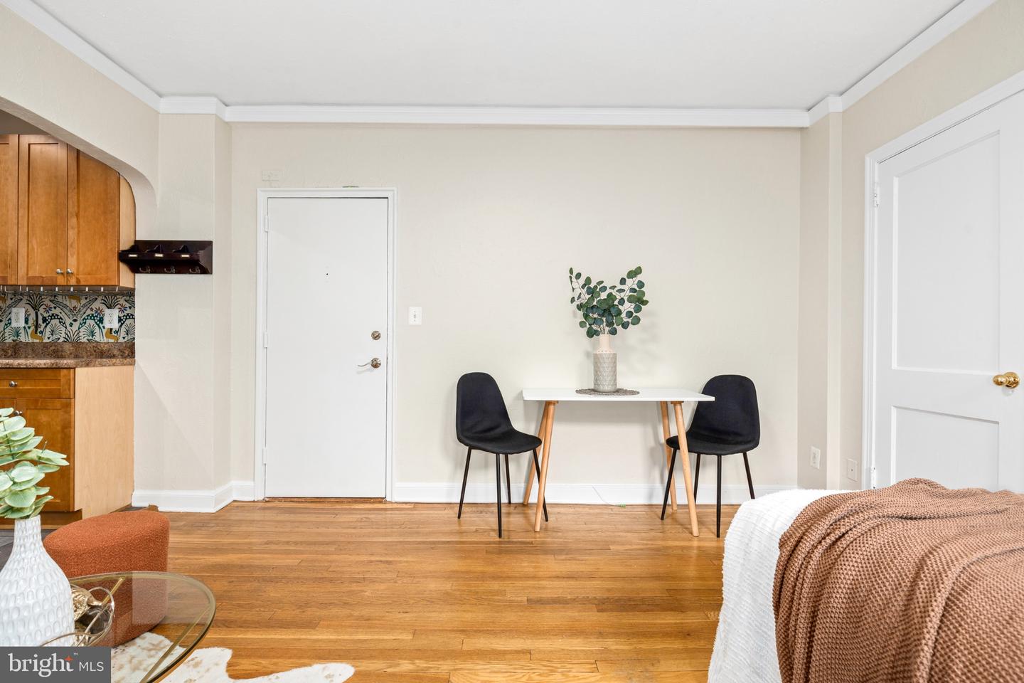 1439 Euclid St Nw #204 Property Photo 6