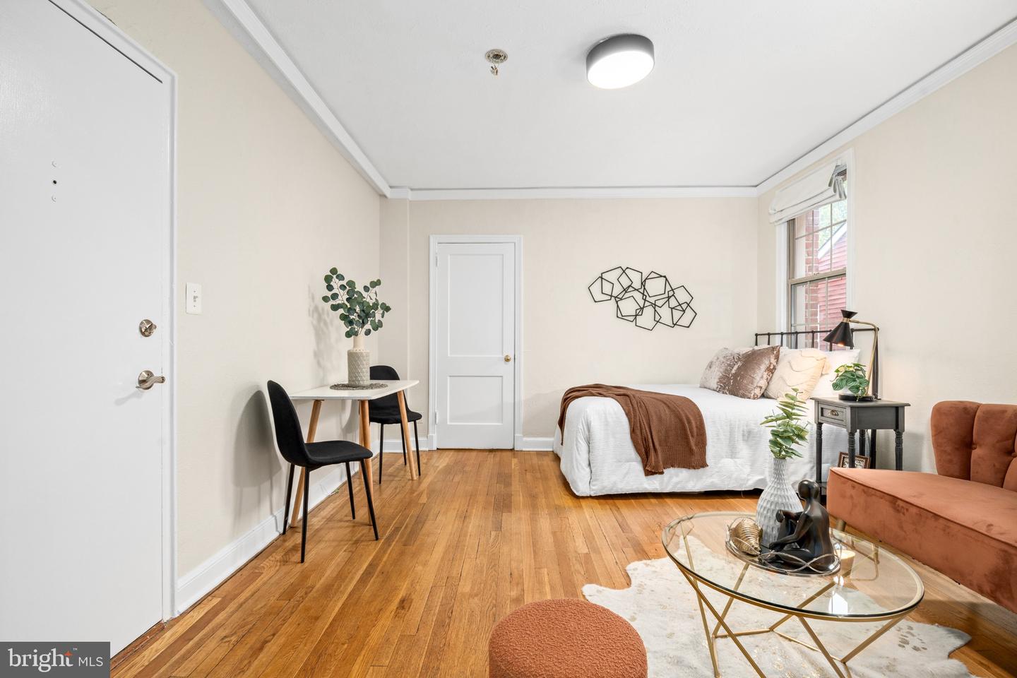1439 Euclid St Nw #204 Property Photo 9