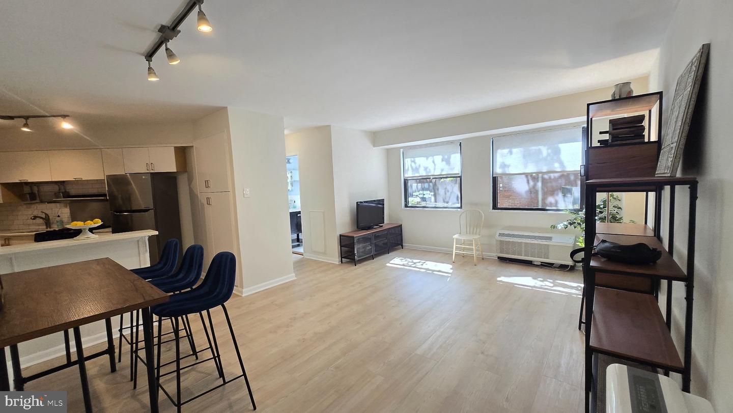 1801 CLYDESDALE PL NW #201 Property Photo 1