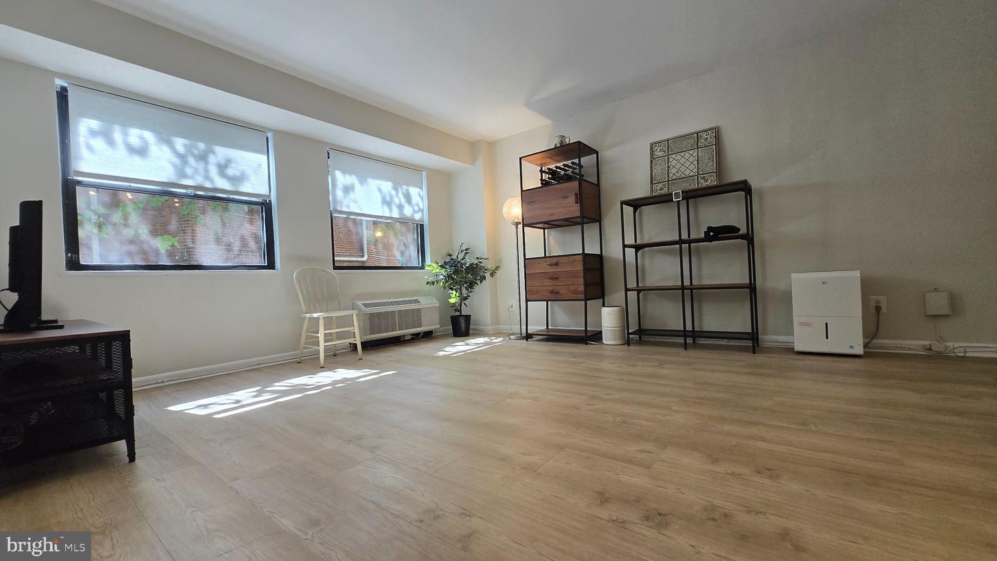 1801 Clydesdale Pl Nw #201 Property Photo 11