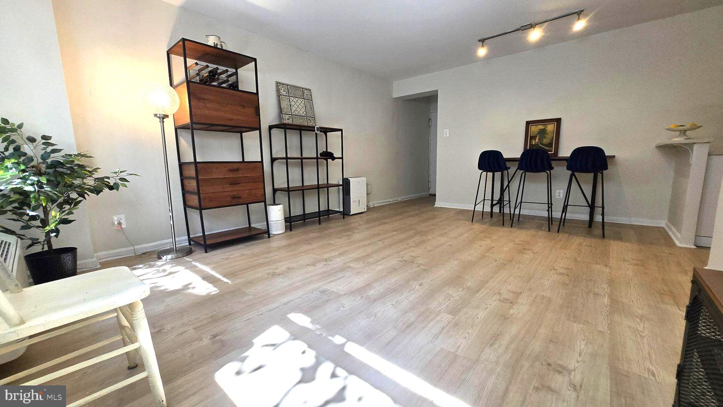 1801 Clydesdale Pl Nw #201 Property Photo 11